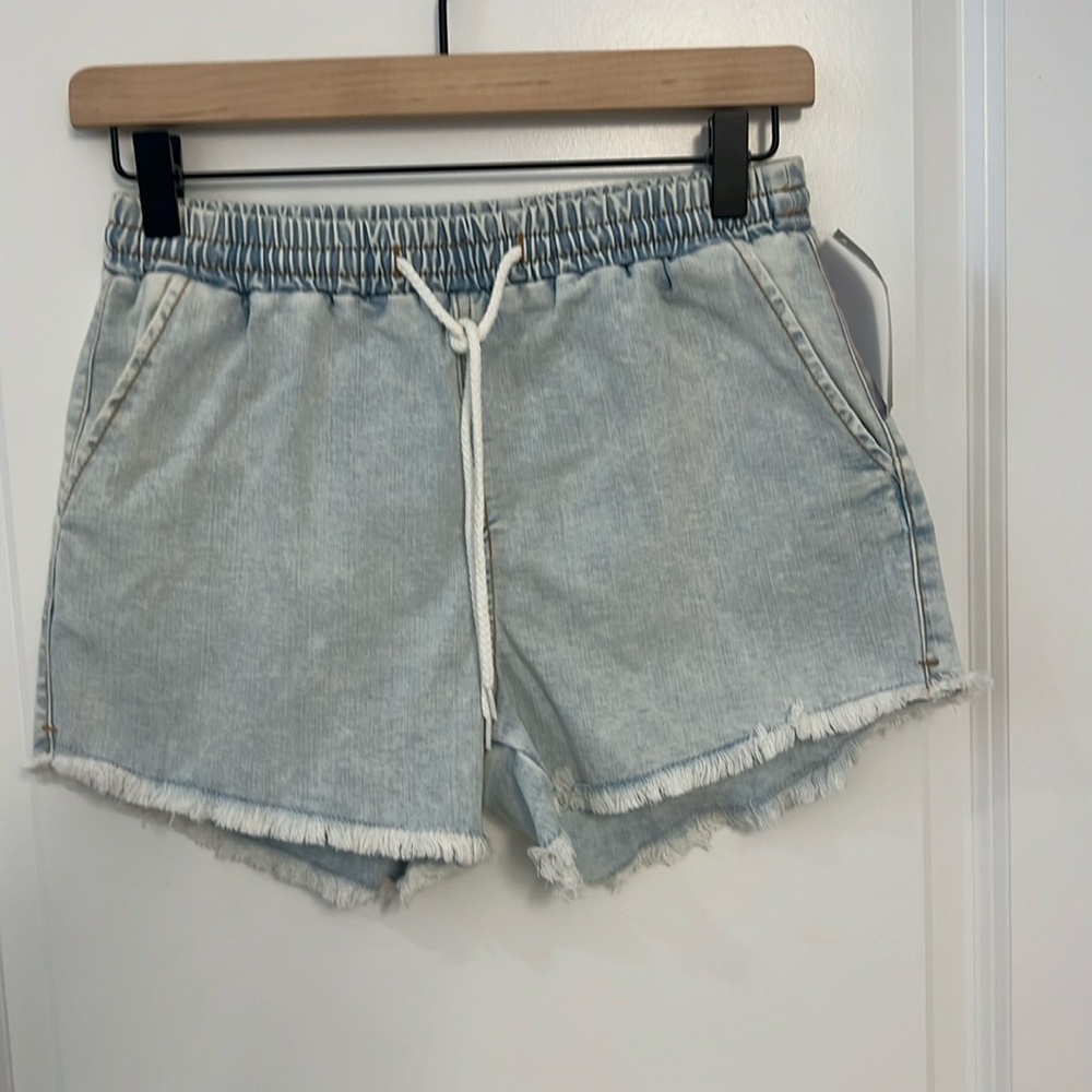 Target brand XS shorts.NWT
💋Final price💋